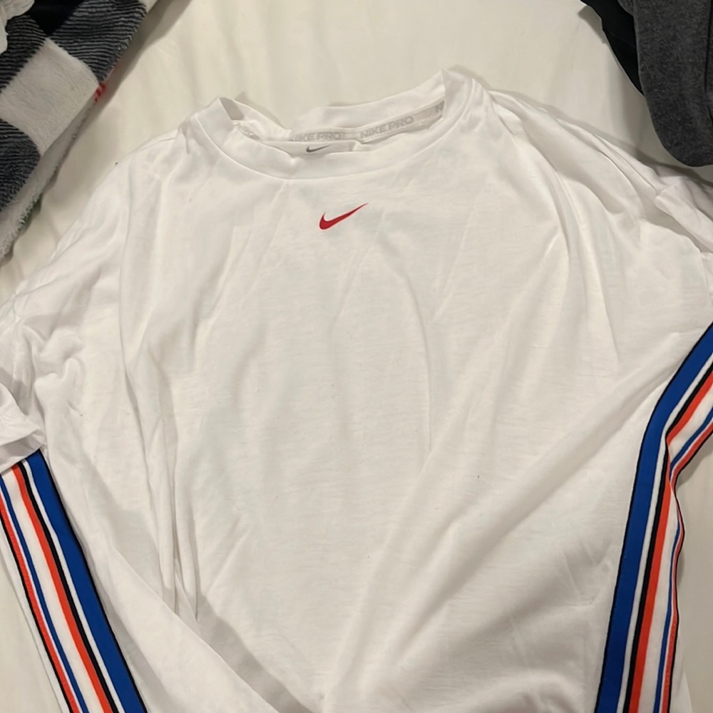 nike crop top